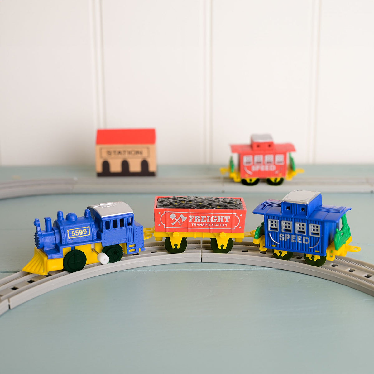 APPLES TO PEARS WIND UP TRAIN SET