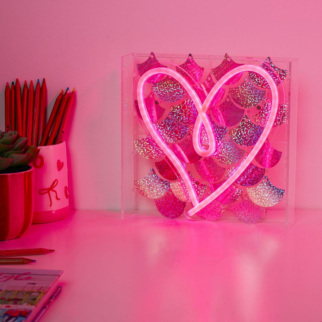 SIGNOGRAPHY NEON HEART SIGN